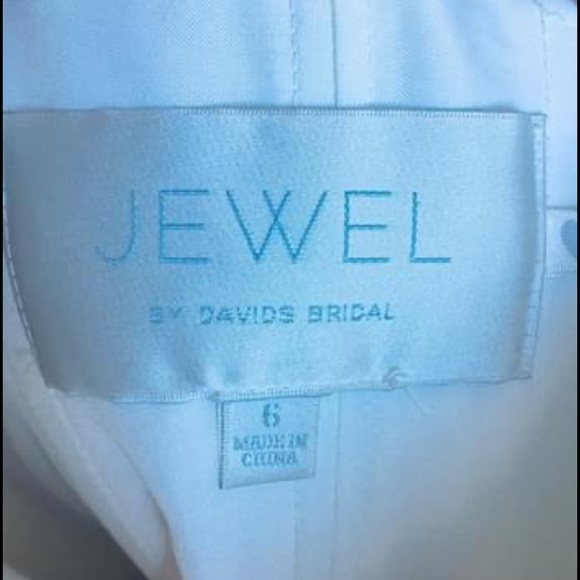 Jewel by David’s Bridal. Beautiful wedding dress!!! Off-white size 6. - Picture 5 of 6